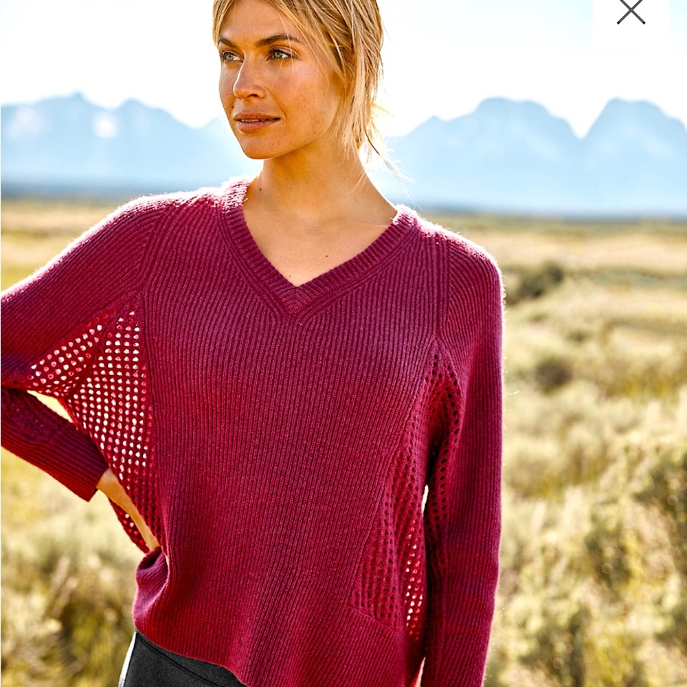 Garnet hill cashmere sweater SZ. L